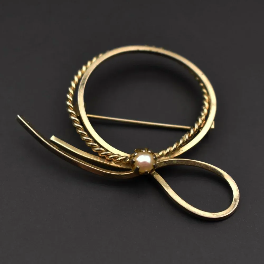 Elegant round brooch for women, pearl bow lapel brooch